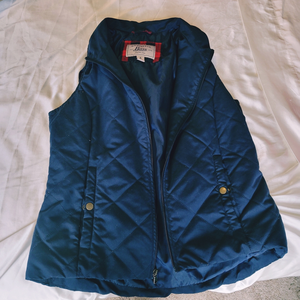 Bass Women's Quilted Blue Vest